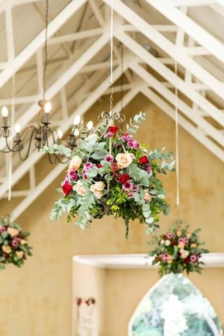 Hanging Wedding Flowers And DécorJune 18, 2023