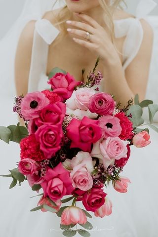 hot pink luxury bouquet