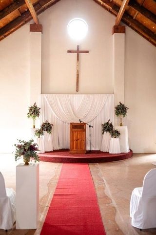 modern backdrop delise chapel